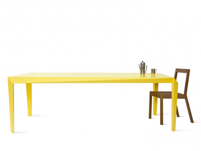 Volt table - żółto i dynamicznie - design, stół