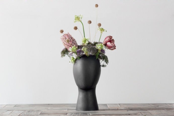 WIG, głowa pełna pomysłów i kwiatów - design, wazon