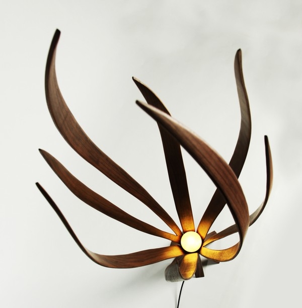 Lampa Iris od MacMaster Design