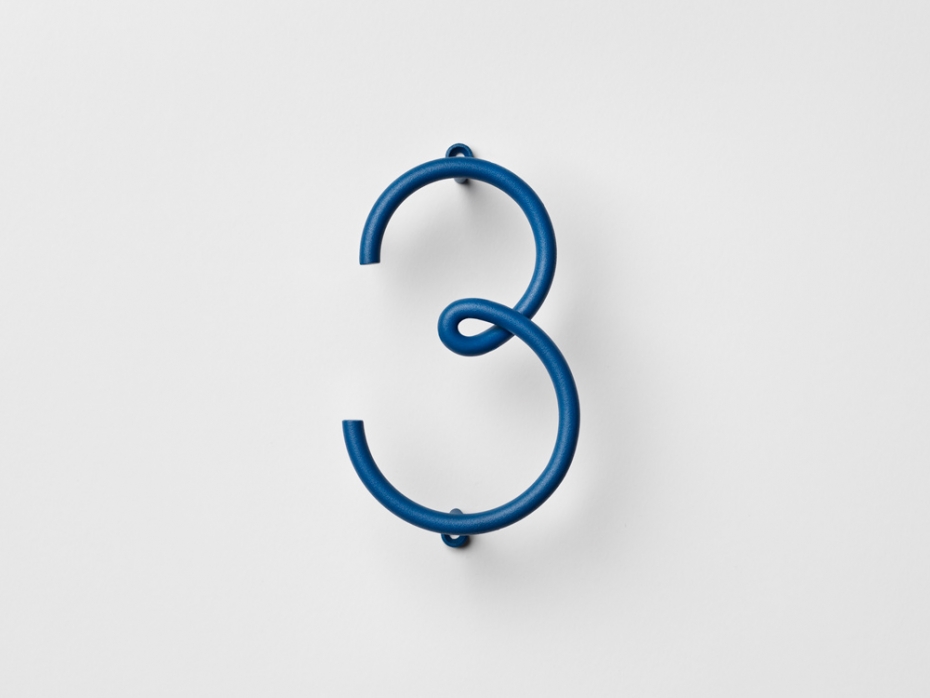 Nowoczesny numer trzy Wire Number w kolorze niebieskim.